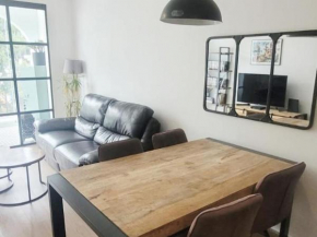Partial Ocean View 3 bed - 100 m from the beach